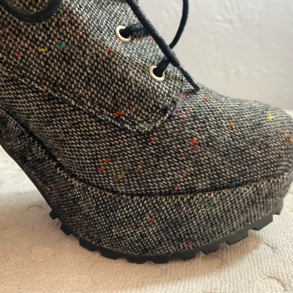 BLOWFISH Blowfish Womens Herringbone Platform Booties - Picture 4 of 16